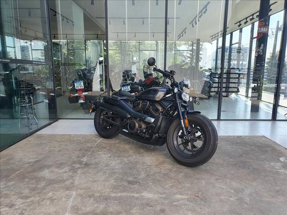 HARLEY-DAVIDSON SPORTSTER S 